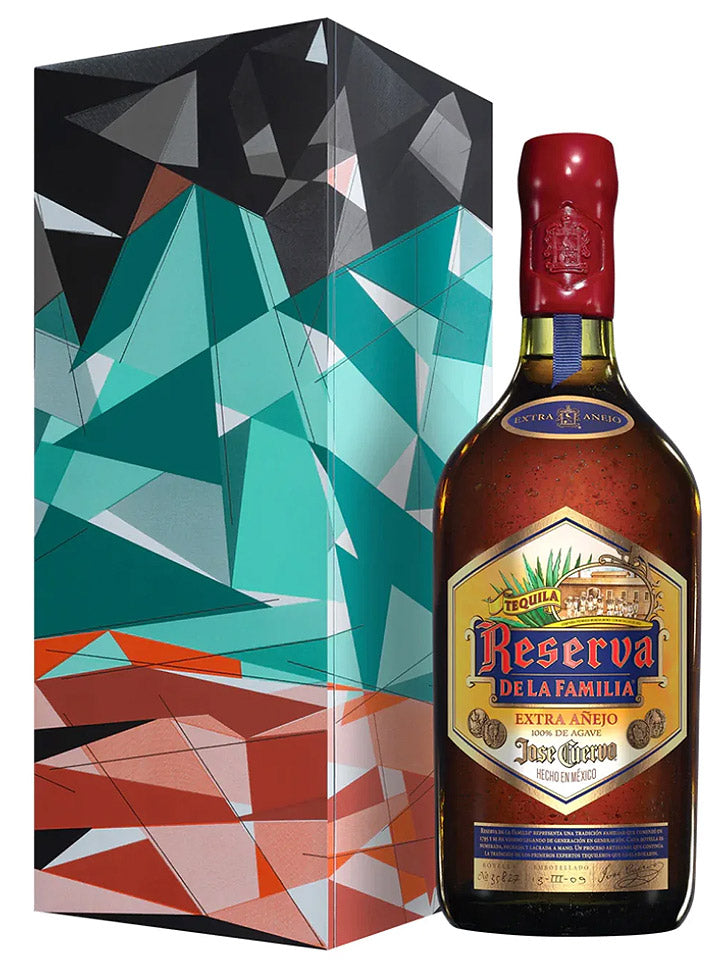 Jose Cuervo Reserva de la Familia テキーラ Jose Cuervo Reserva de la Familia 40% Extra Anejo Tequila 750mL